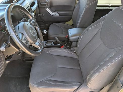 Used 2013 Jeep Wrangler Rubicon w/ Connectivity Group AWD/4WD image 14