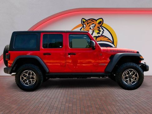 Used 2026 Jeep Wrangler Unlimited Rubicon AWD/4WD image 4