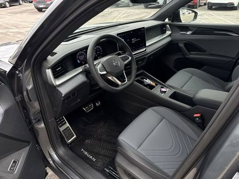 New 2026 Volkswagen Tiguan SE R-Line AWD/4WD image 10