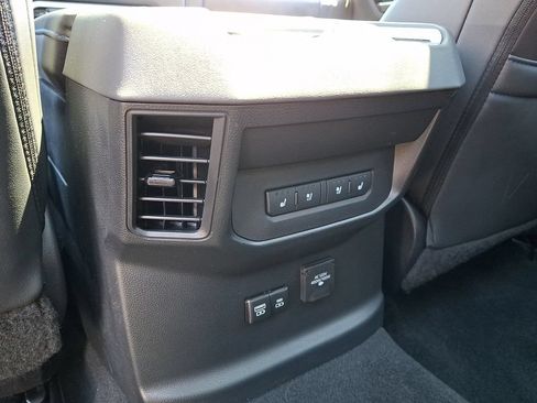 Used 2024 Toyota Tundra Platinum AWD/4WD image 11