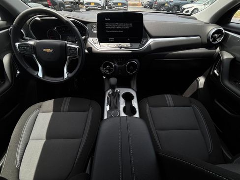 Used 2025 Chevrolet Blazer LT FWD image 35