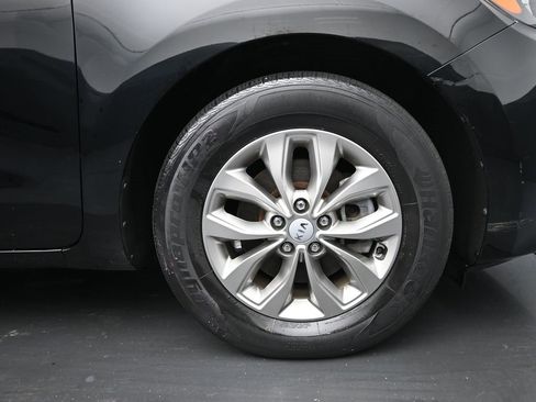 Used 2020 Kia Sedona LX image 10