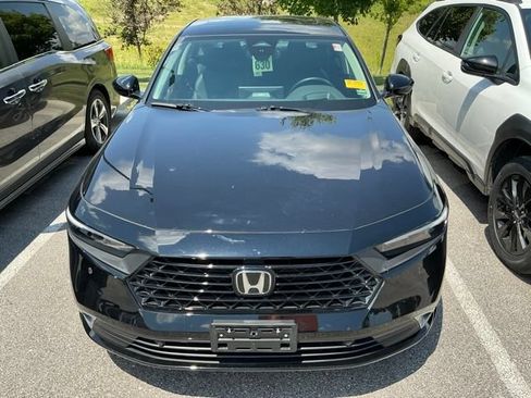 Used 2024 Honda Accord Touring image 2