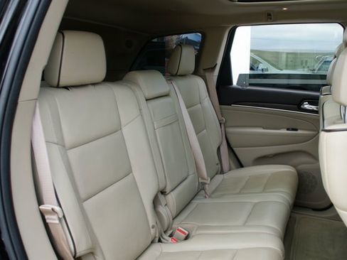 Used 2020 Jeep Grand Cherokee Overland image 32