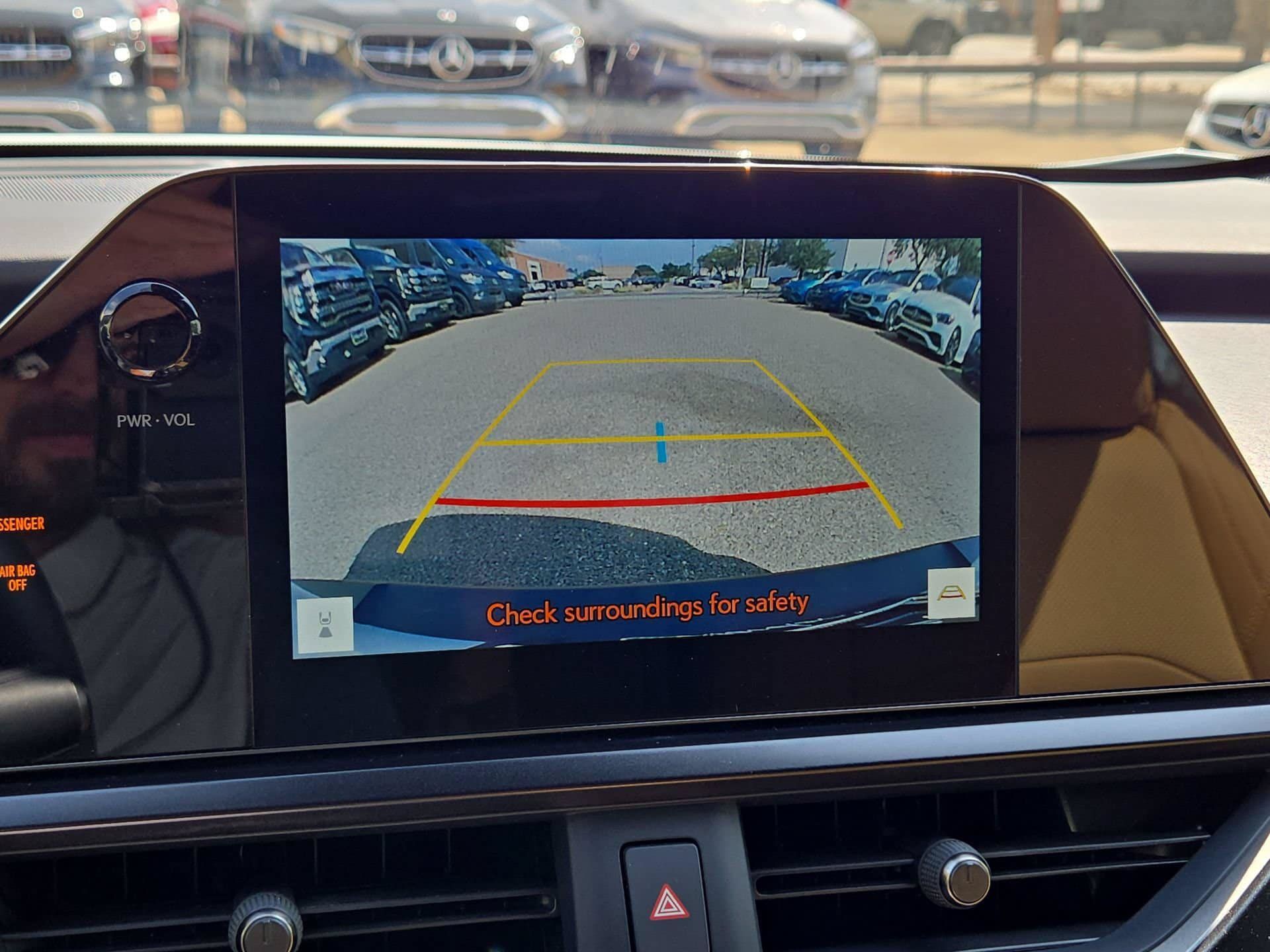 Certified 2025 Lexus UX 300h FWD w/ Accessory Package (Z1) image 18