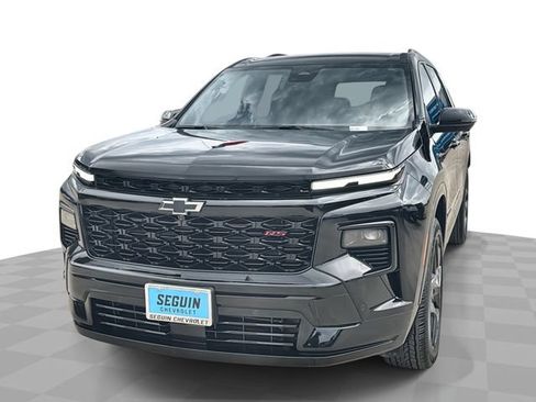 Certified 2026 Chevrolet Traverse RS w/ LPO, Floor Liner Package AWD/4WD image 1