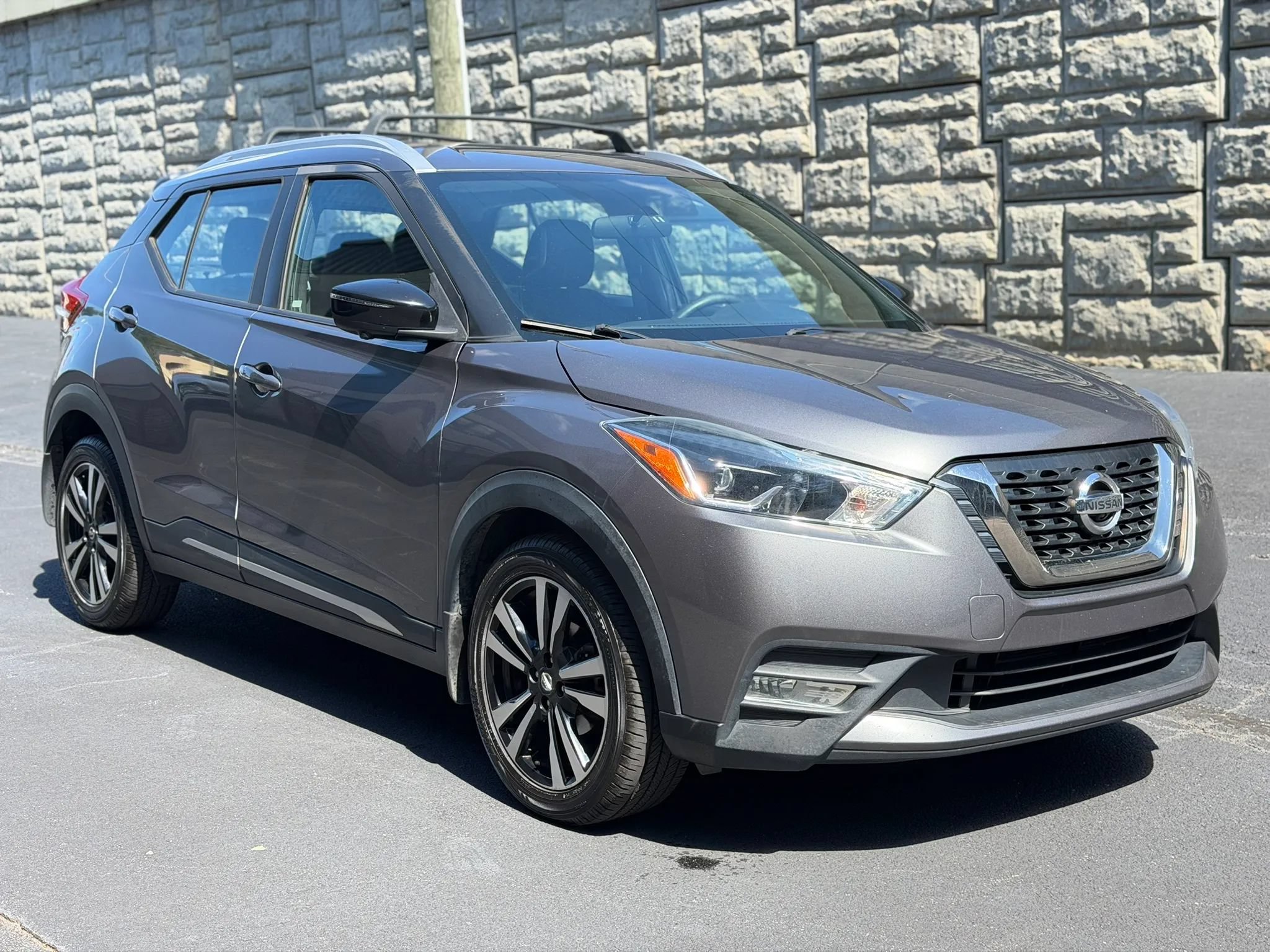 Used 2018 Nissan Kicks SR w/ Premium Package FWD image 5