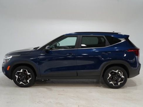 Used 2024 Kia Seltos EX FWD image 4