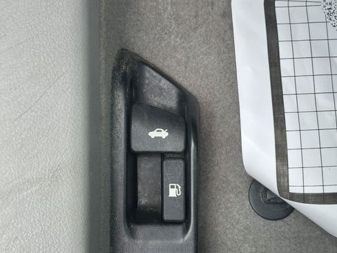 Used 2012 Toyota Camry XLE FWD image 29