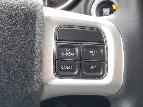 Used 2015 Dodge Journey R/T w/ Flexible Seating Group image 23