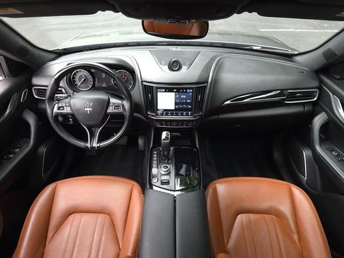 Used 2022 Maserati Levante GT image 10