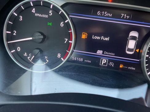 Used 2024 Nissan Sentra SV image 11