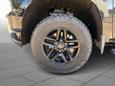 Used 2021 Chevrolet Silverado 1500 LT Trail Boss w/ Convenience Package II image 10