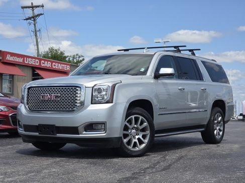 Used 2017 GMC Yukon XL Denali w/ Open Road Package AWD/4WD image 2