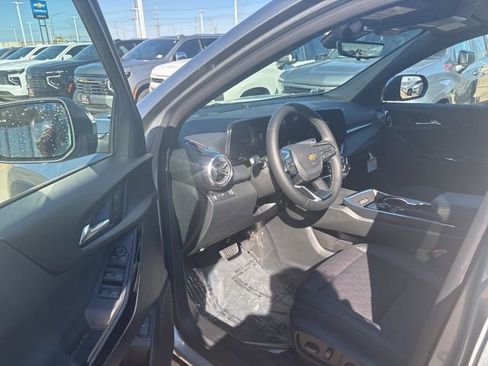 New 2026 Chevrolet Equinox LT image 8