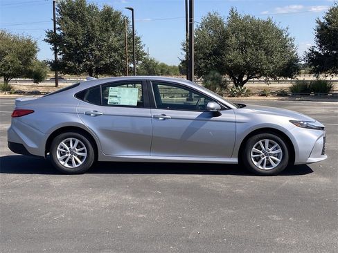 New 2026 Toyota Camry LE image 8