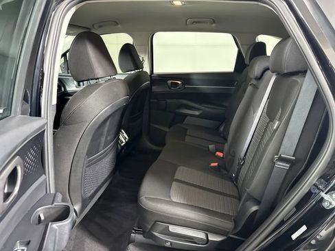 Used 2024 Kia Sorento LX image 25