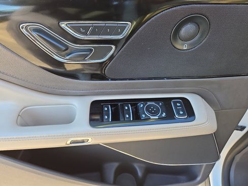 Used 2020 Lincoln Aviator Reserve w/ Equipment Group 201A image 10