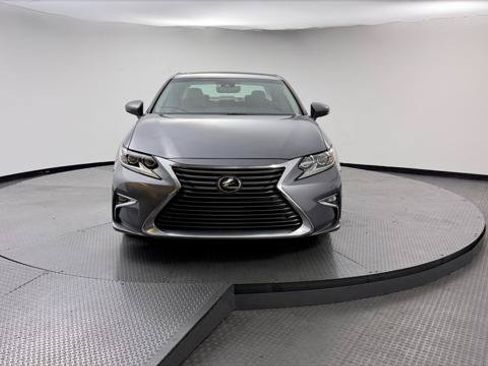 Used 2018 Lexus ES 350 w/ Luxury Package w/Wood Trim FWD image 12
