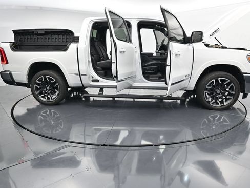 Used 2025 RAM 1500 Limited AWD/4WD image 27