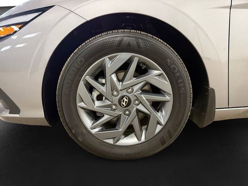 Certified 2024 Hyundai Elantra SEL image 12