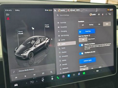 Used 2023 Tesla Model Y Long Range AWD/4WD image 32