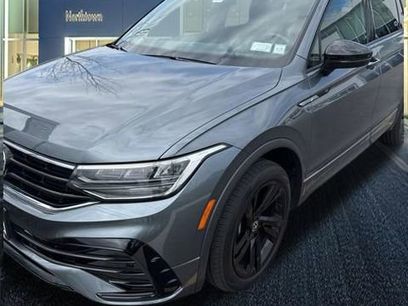 Certified 2023 Volkswagen Tiguan SE R-Line