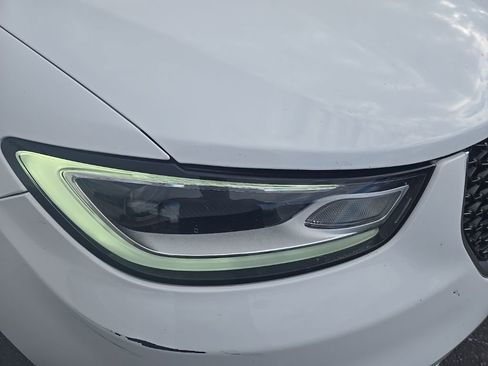 Used 2024 Chrysler Pacifica Touring-L image 29