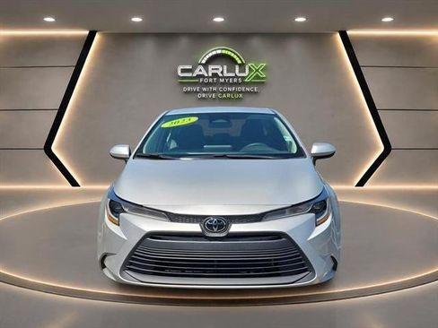 Used 2023 Toyota Corolla LE FWD image 2