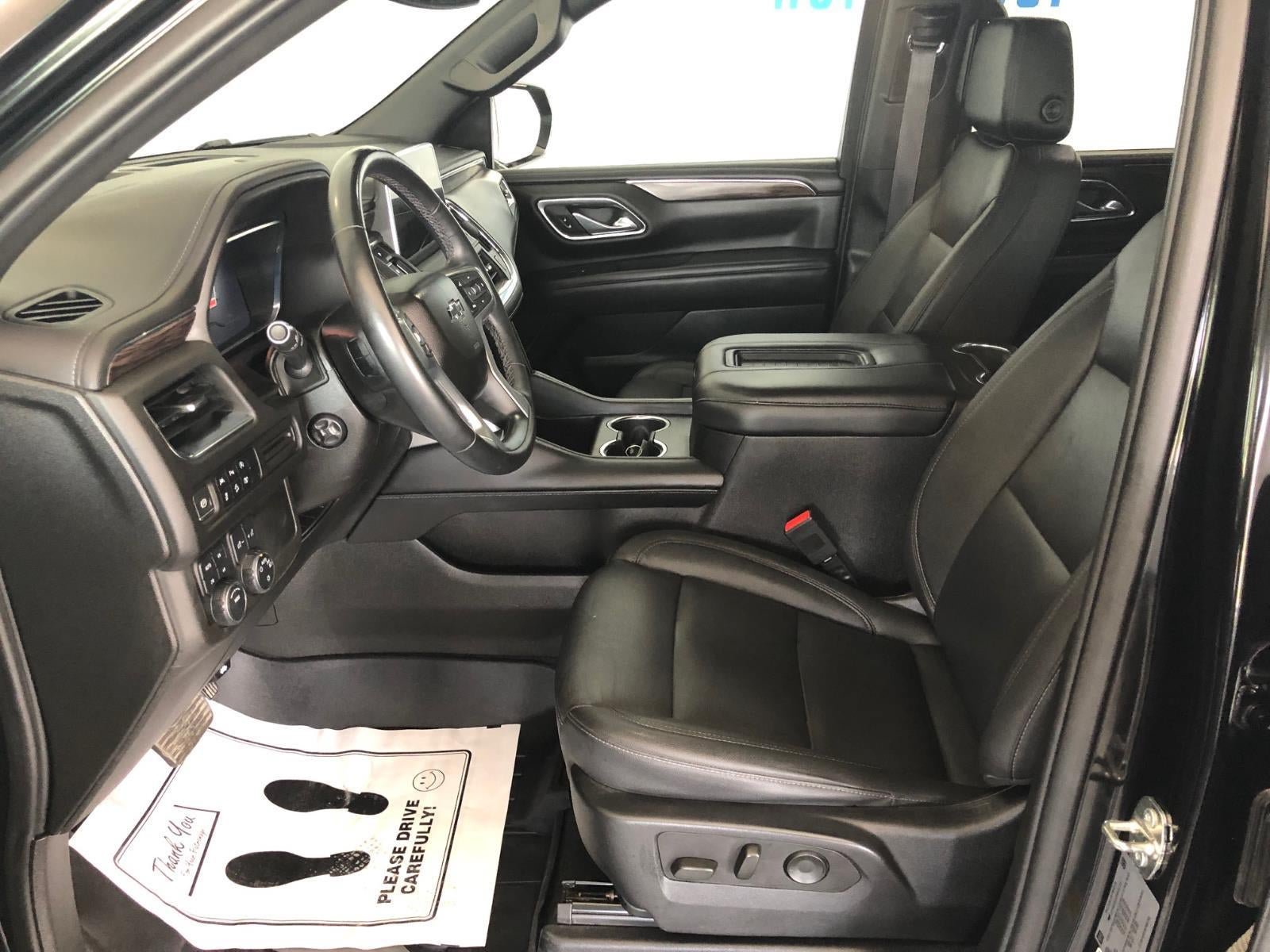 Used 2023 Chevrolet Suburban Z71 w/ Luxury Package AWD/4WD image 9