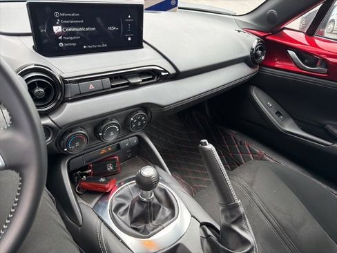 Used 2024 MAZDA MX-5 Miata Club image 6