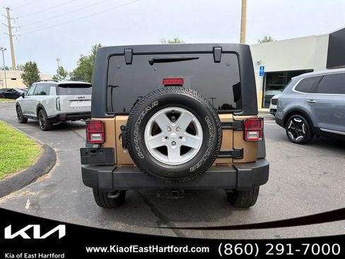 Used 2015 Jeep Wrangler Unlimited Sport w/ Quick Order Package 24S AWD/4WD image 9