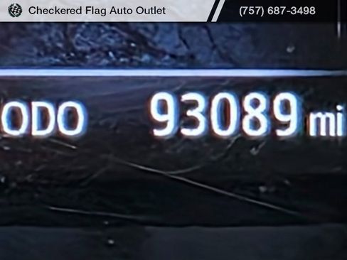 Used 2018 Toyota Tacoma TRD Sport image 13