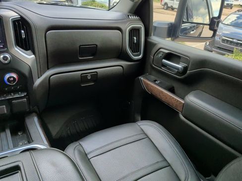 Used 2022 GMC Sierra 2500 Denali w/ Denali Ultimate Package AWD/4WD image 12
