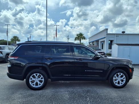 Used 2022 Jeep Grand Cherokee L Limited AWD/4WD image 21