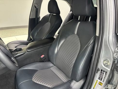 Used 2018 Toyota Camry SE FWD image 14