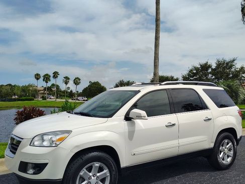 Used 2009 Saturn Outlook XR w/ Convenience Package image 1