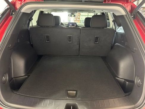 Used 2024 Chevrolet Blazer LT w/ Convenience Package FWD image 9