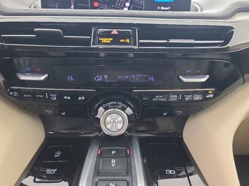 Used 2023 Acura MDX SH-AWD w/ Technology Package image 38