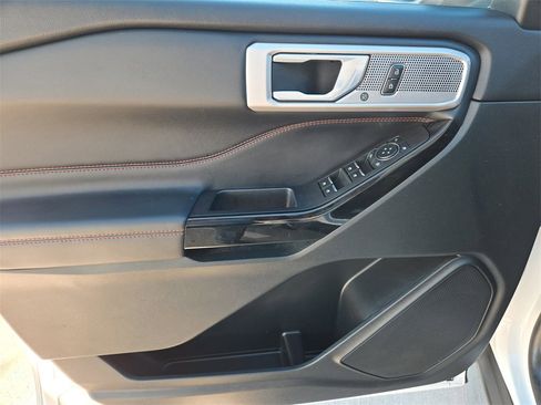 Used 2023 Ford Explorer ST-Line w/ Class IV Trailer Tow Package image 33