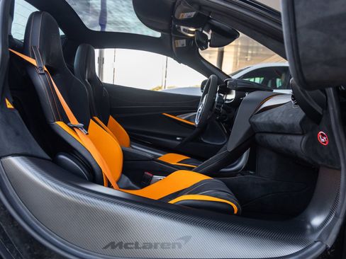 Used 2024 McLaren 750S Spider RWD image 35