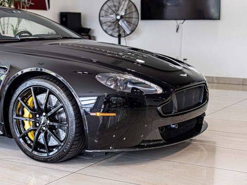 Used 2017 Aston Martin V12 Vantage S RWD image 3