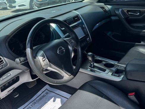 Used 2015 Nissan Altima 2.5 SL w/ Technology Package FWD image 8