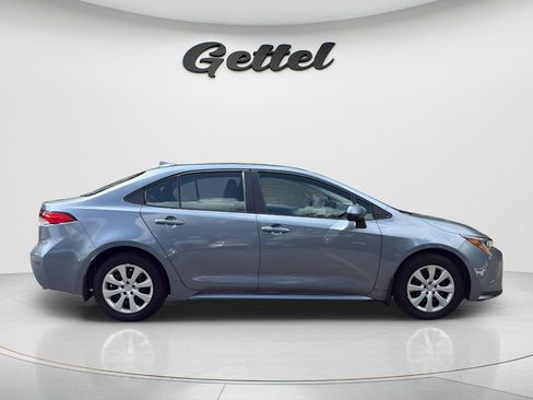 Used 2025 Toyota Corolla LE FWD image 4