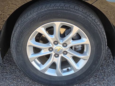 Used 2018 Chevrolet Equinox LT image 12