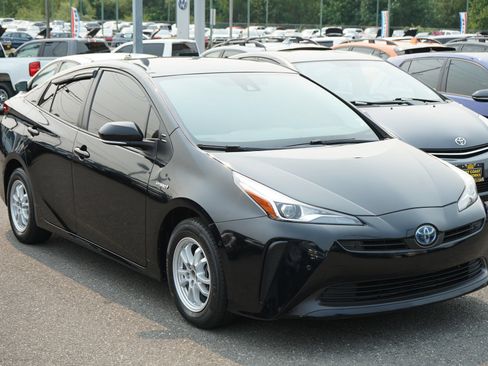 Used 2021 Toyota Prius LE FWD image 8