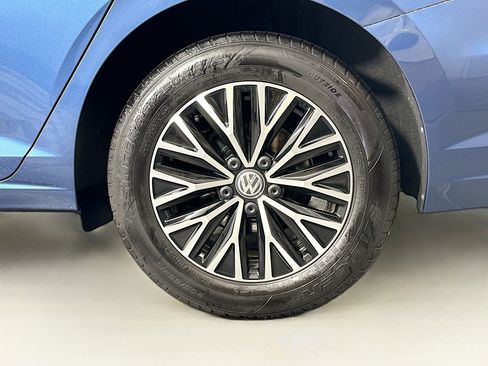 Used 2021 Volkswagen Jetta SE w/ SE Cold Weather Package image 11