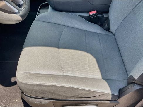 Used 2021 RAM 1500 Classic SLT RWD image 18