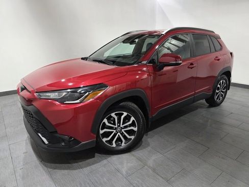 Used 2023 Toyota Corolla Cross SE image 1