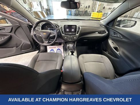 Used 2017 Chevrolet Malibu LT FWD image 27